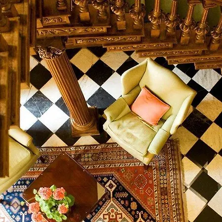 Middlethorpe Hall & Отель