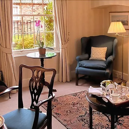 Otel Middlethorpe Hall & 4*